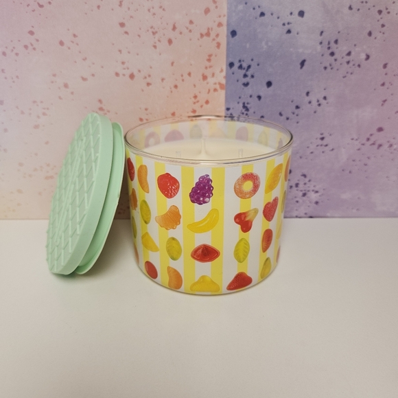 Bath and Body Works Sundae Bar Collection Gummy Candies Three Wick Candle - Picture 2 of 2